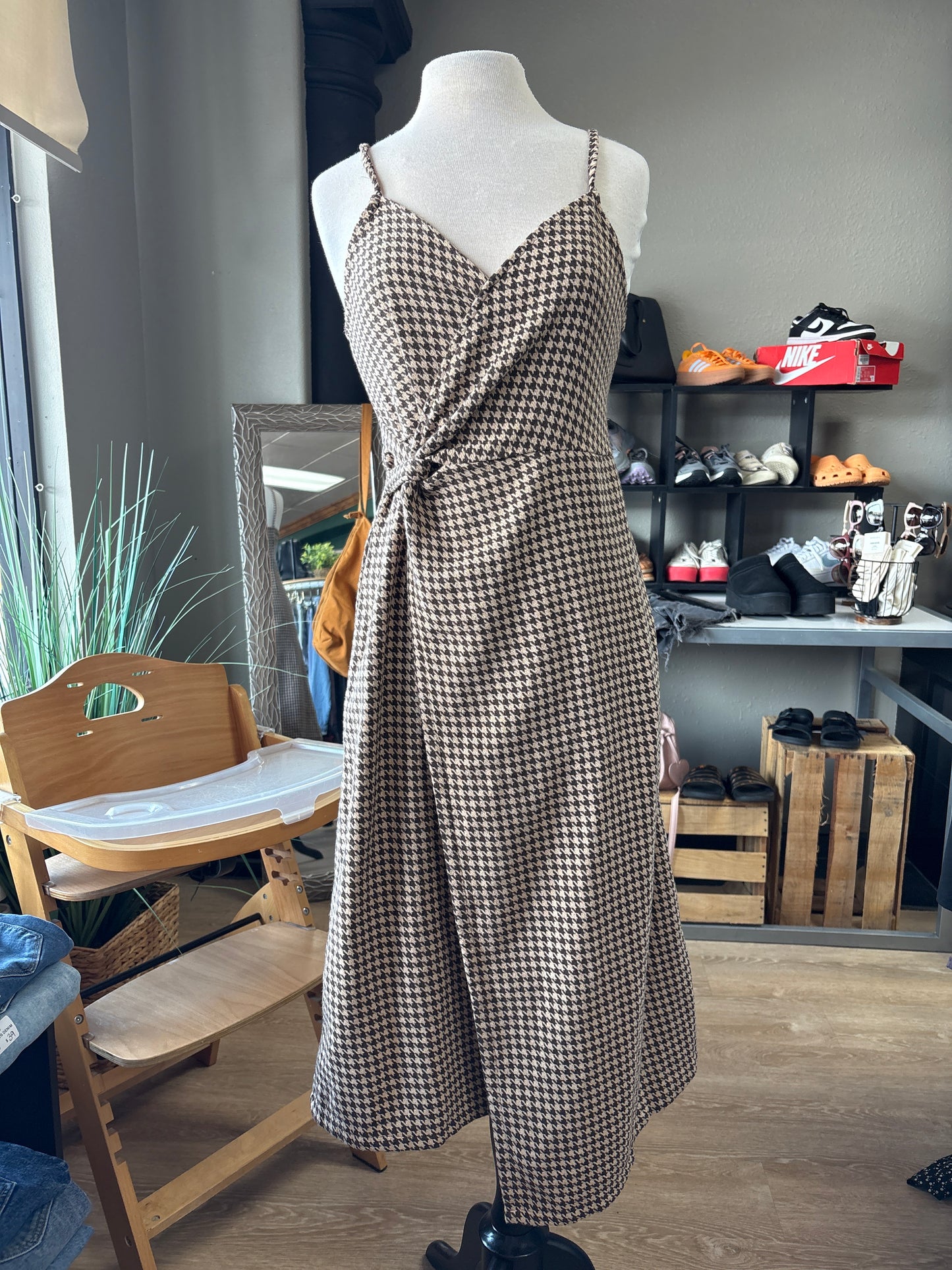 Womens Large Brown/Tan Houndstooth Printed Wrap Dress
