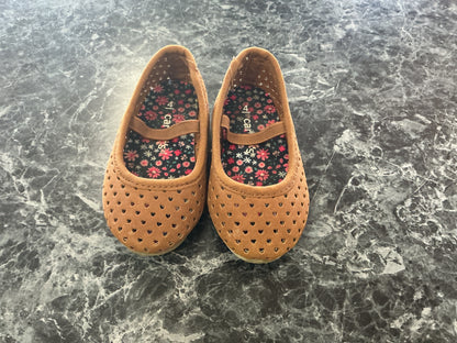 4c Heart Eyelet Maryjane Shoe