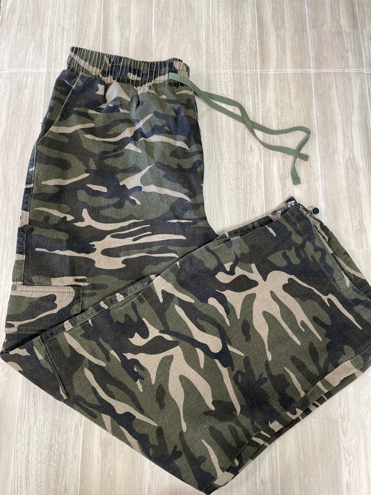 Womens Large Camo Cargo Wide Leg Denim