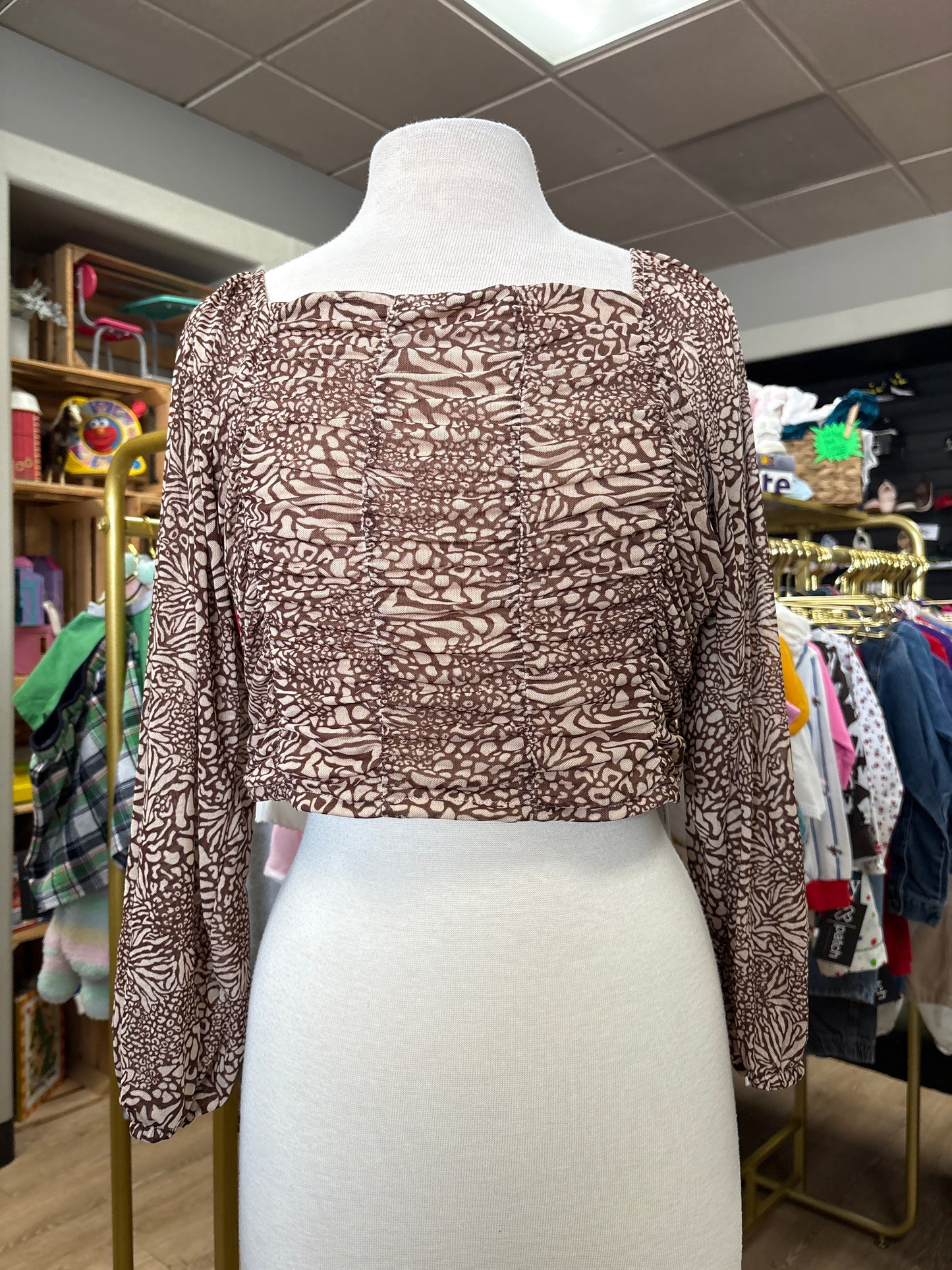 Womens Large Animal Print Cropped Long Sleeve