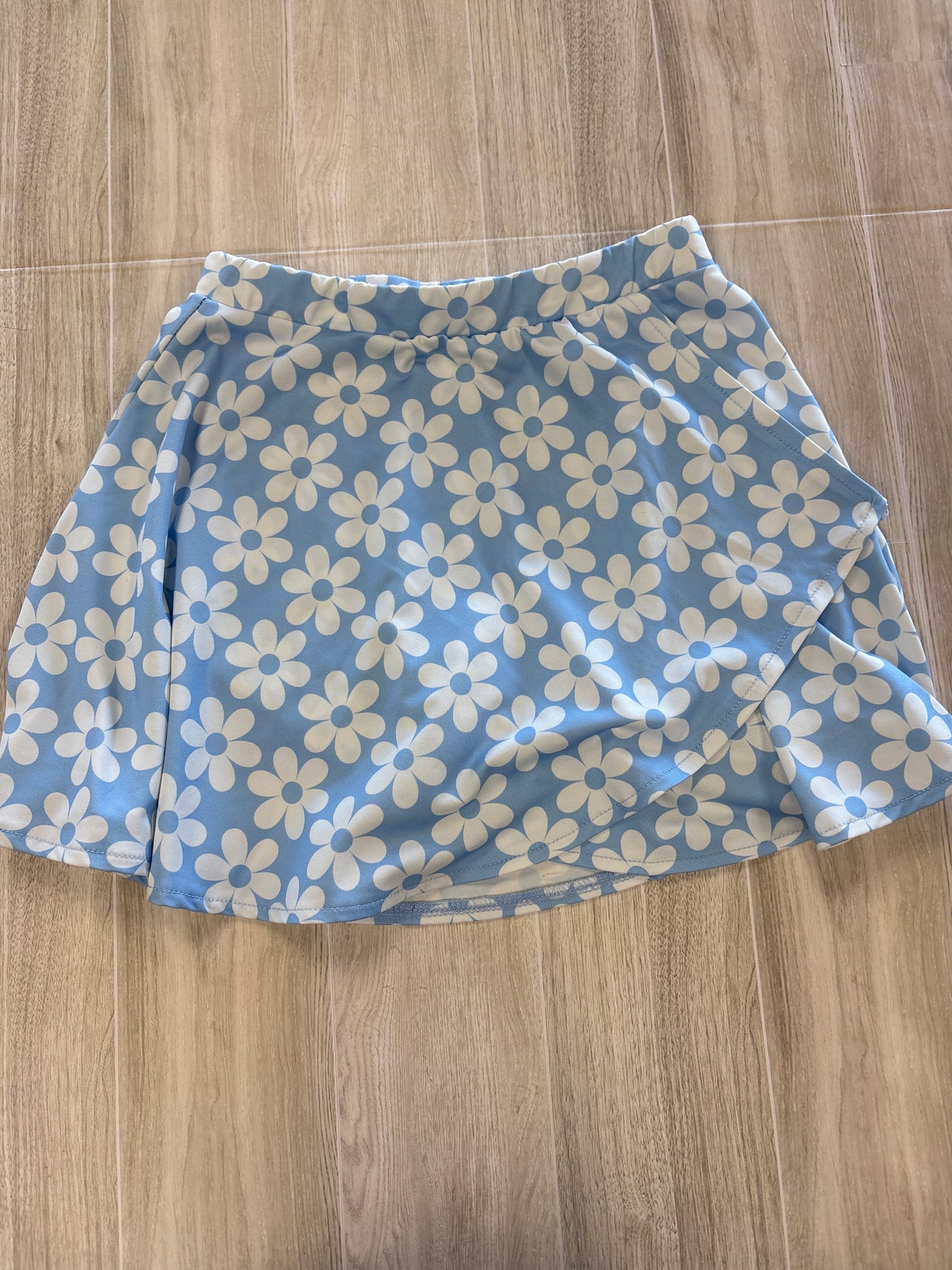 10 Yogalicious Blue Floral Athletic Skort
