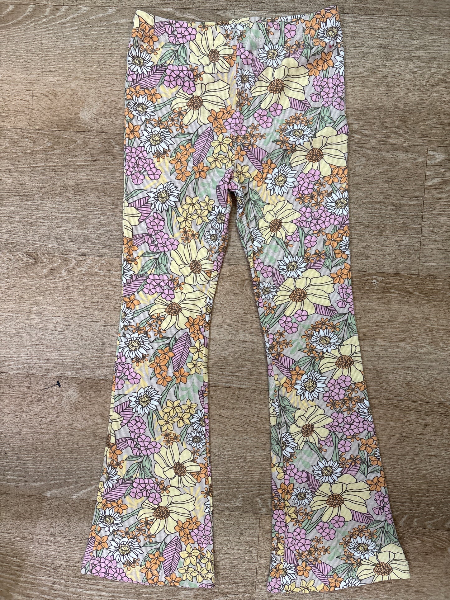 10 Floral Ribbed Flare Pants