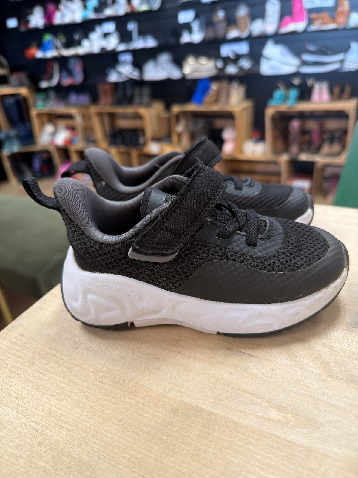 8c Black/White Velcro Sneaker