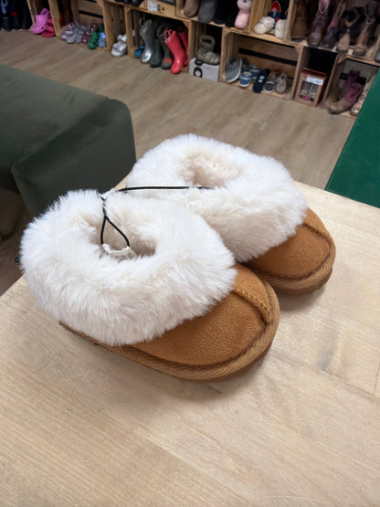 NWT 2c Camel Fur Lined Ankle Slippers