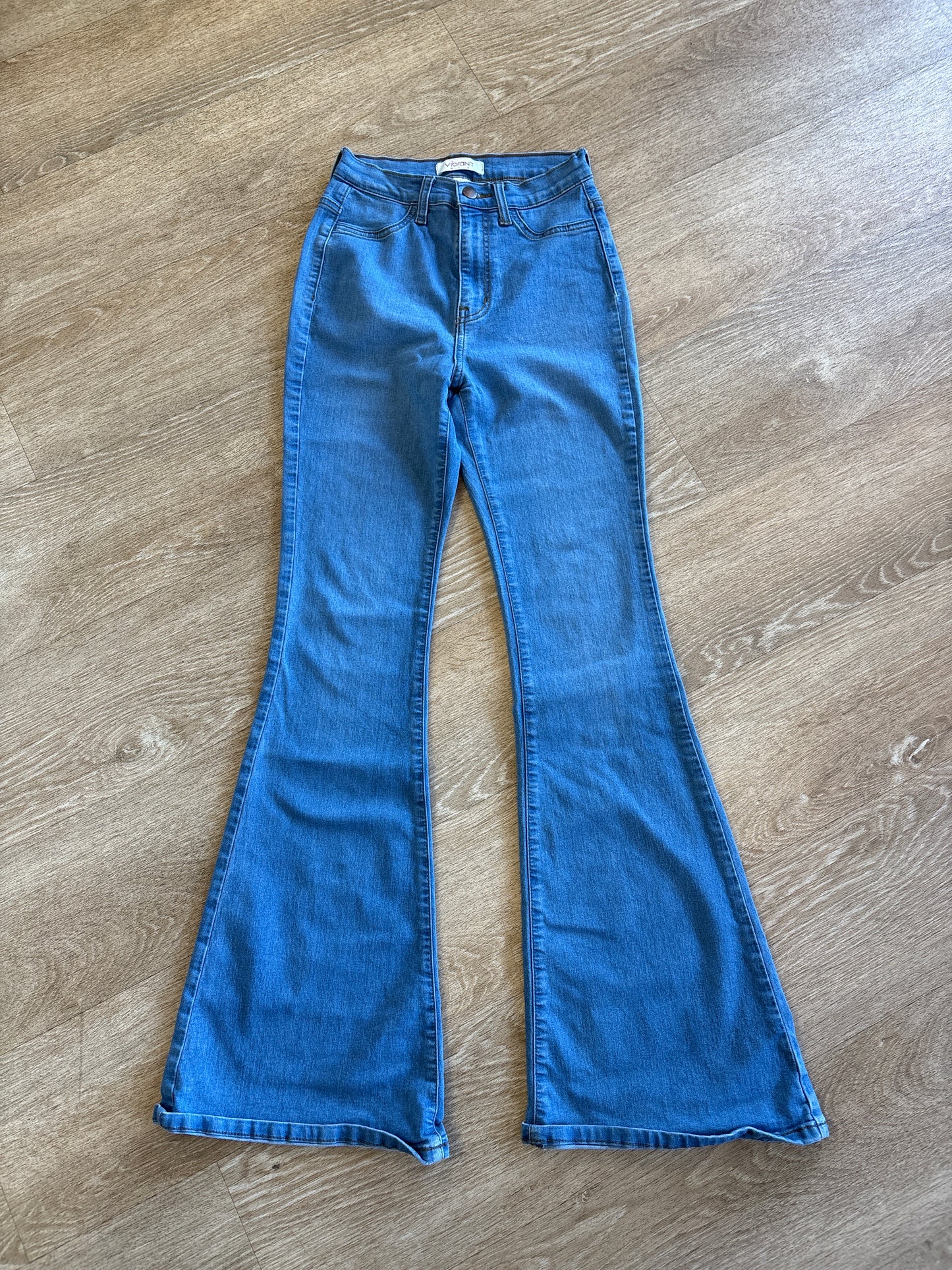 Womens 5/26 Vibrant MIU Light Wash Flares