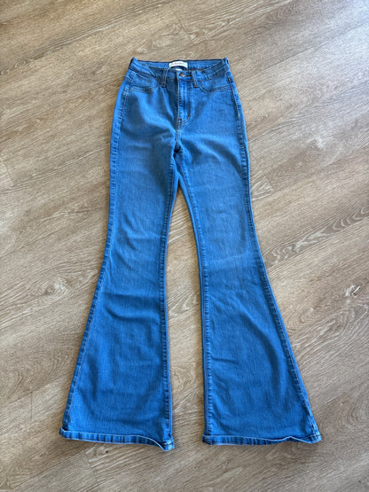 Womens 5/26 Vibrant MIU Light Wash Flares