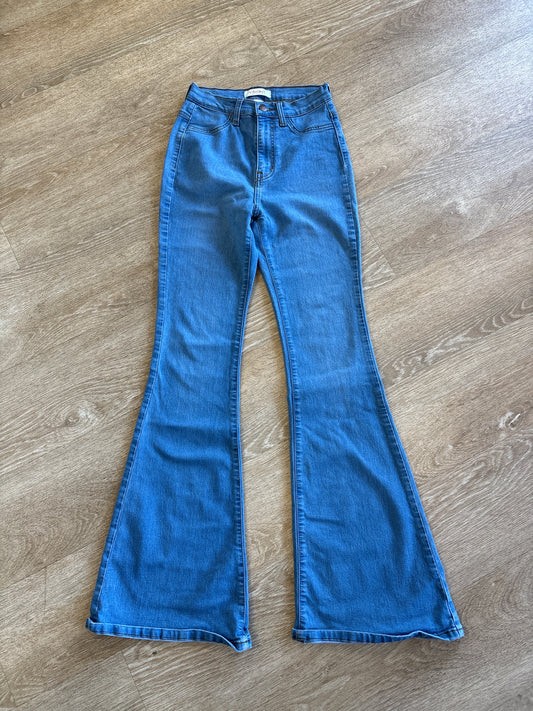 Womens 5/26 Vibrant MIU Light Wash Flares