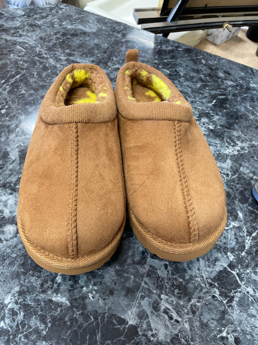 NWT 13/1 Low Slippers