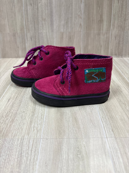 6c Wildcats Magenta Suede Lace Up Shoes