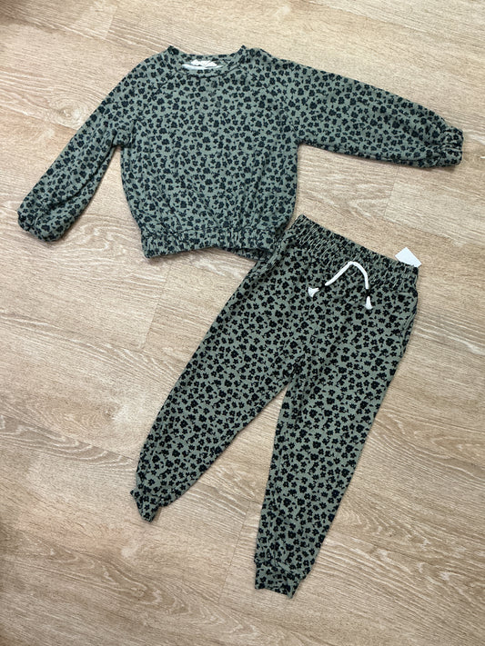 4T Green Floral 2 Piece Lounge Set (NWT Bottoms)