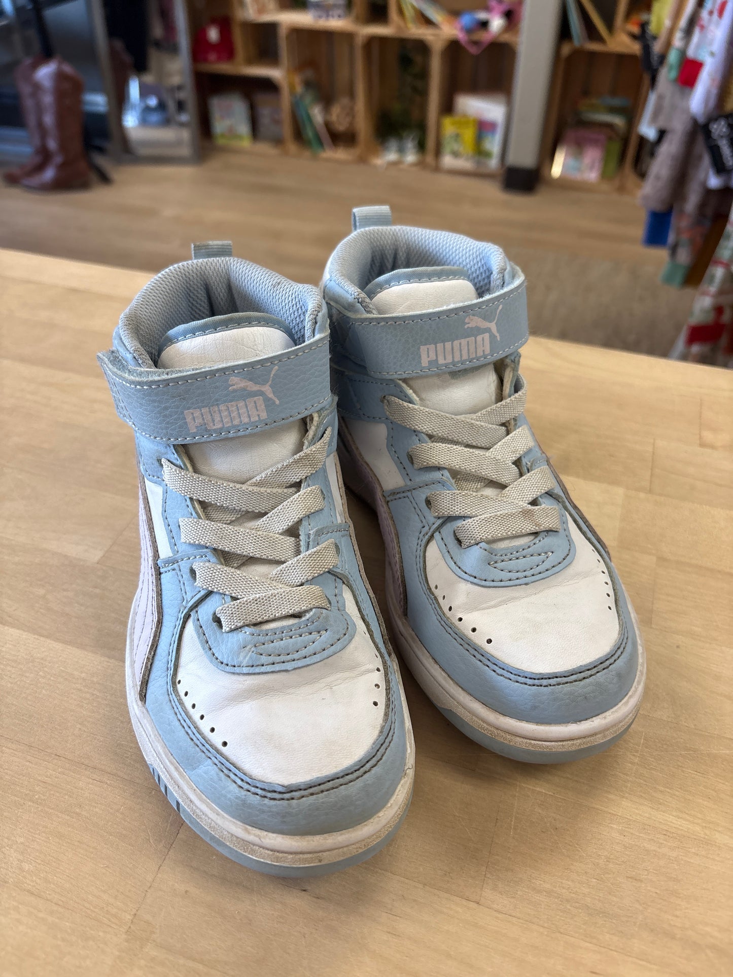 13c Blue/Lavender High Top Pumas - Blemish