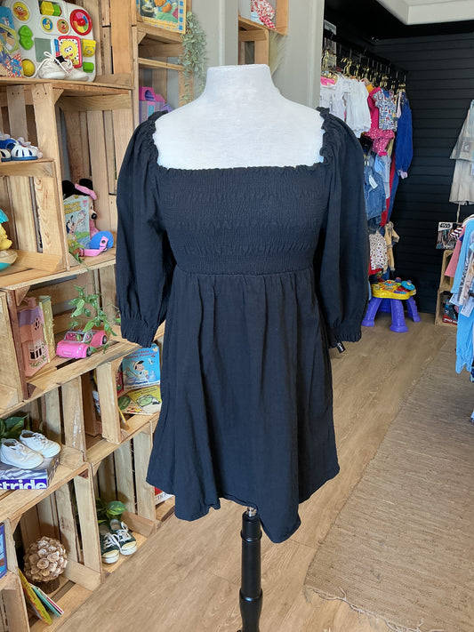 Women’s Medium Black Puff Sleeve Dress
