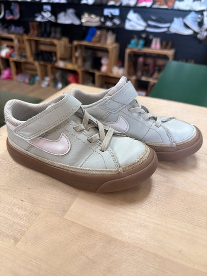 9c Mint Nike Old School Court Shoes