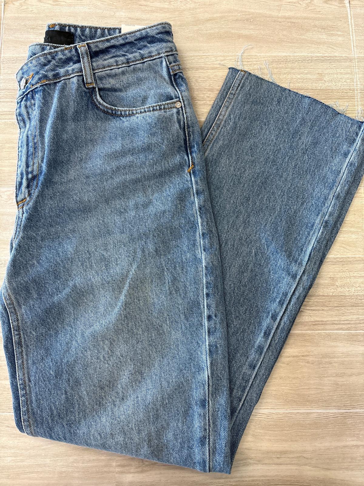 NWT Womens Zara 34 Light Wash Straight Fit Denim