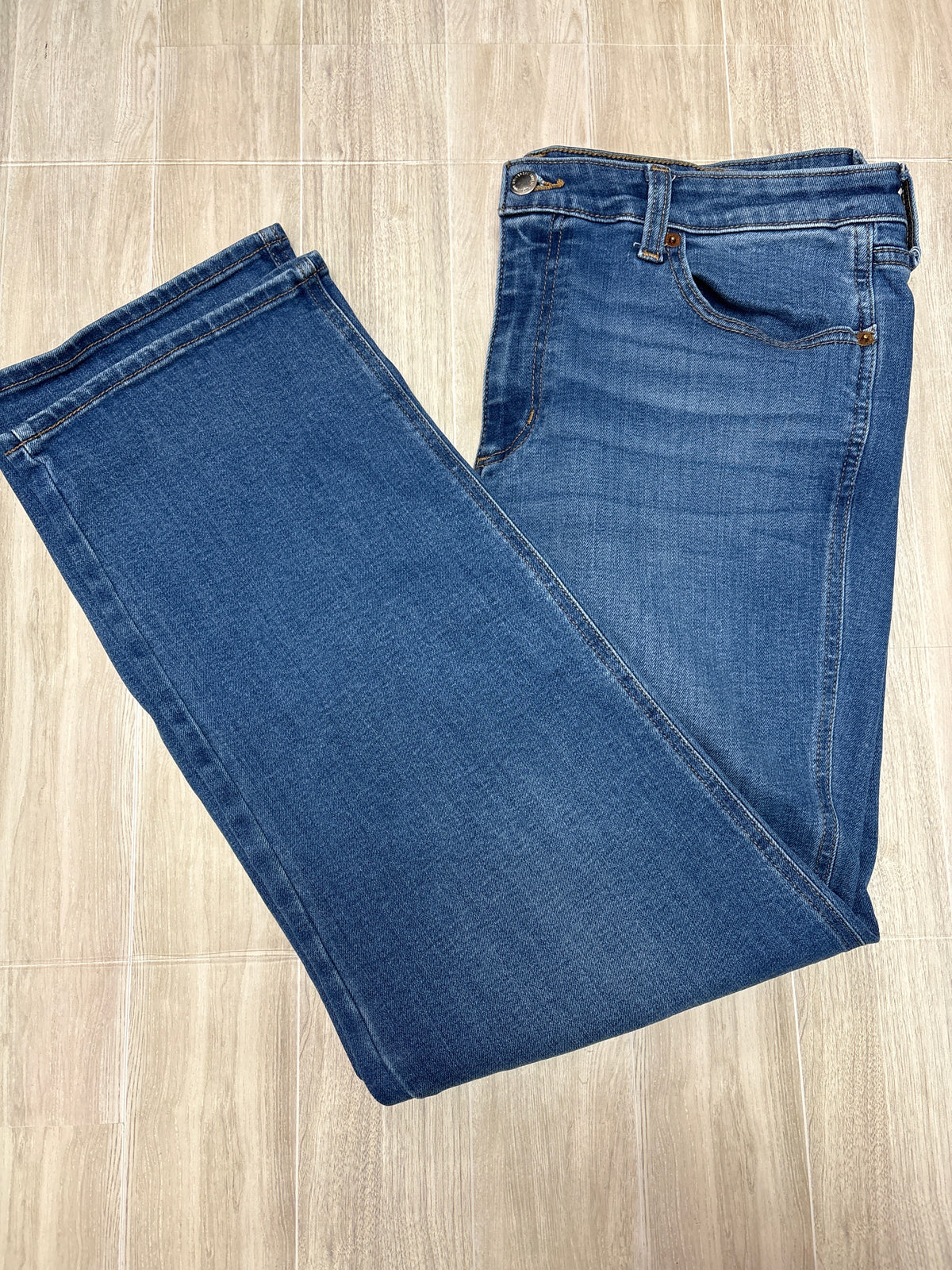 Womens 16 Medium Wash High Rise Straight Leg Denim