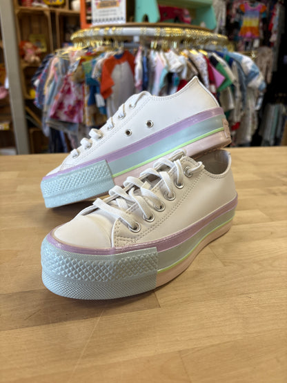 NWOT 5.5W Pastel Sole Platform Converse