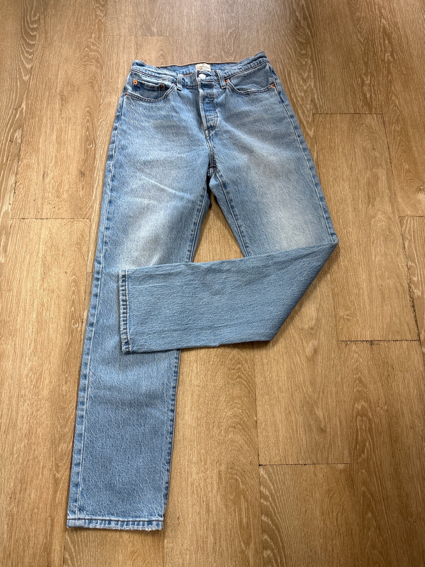 Womens 28 Levis 501 Light Wash Button Fly Straight Leg Denim
