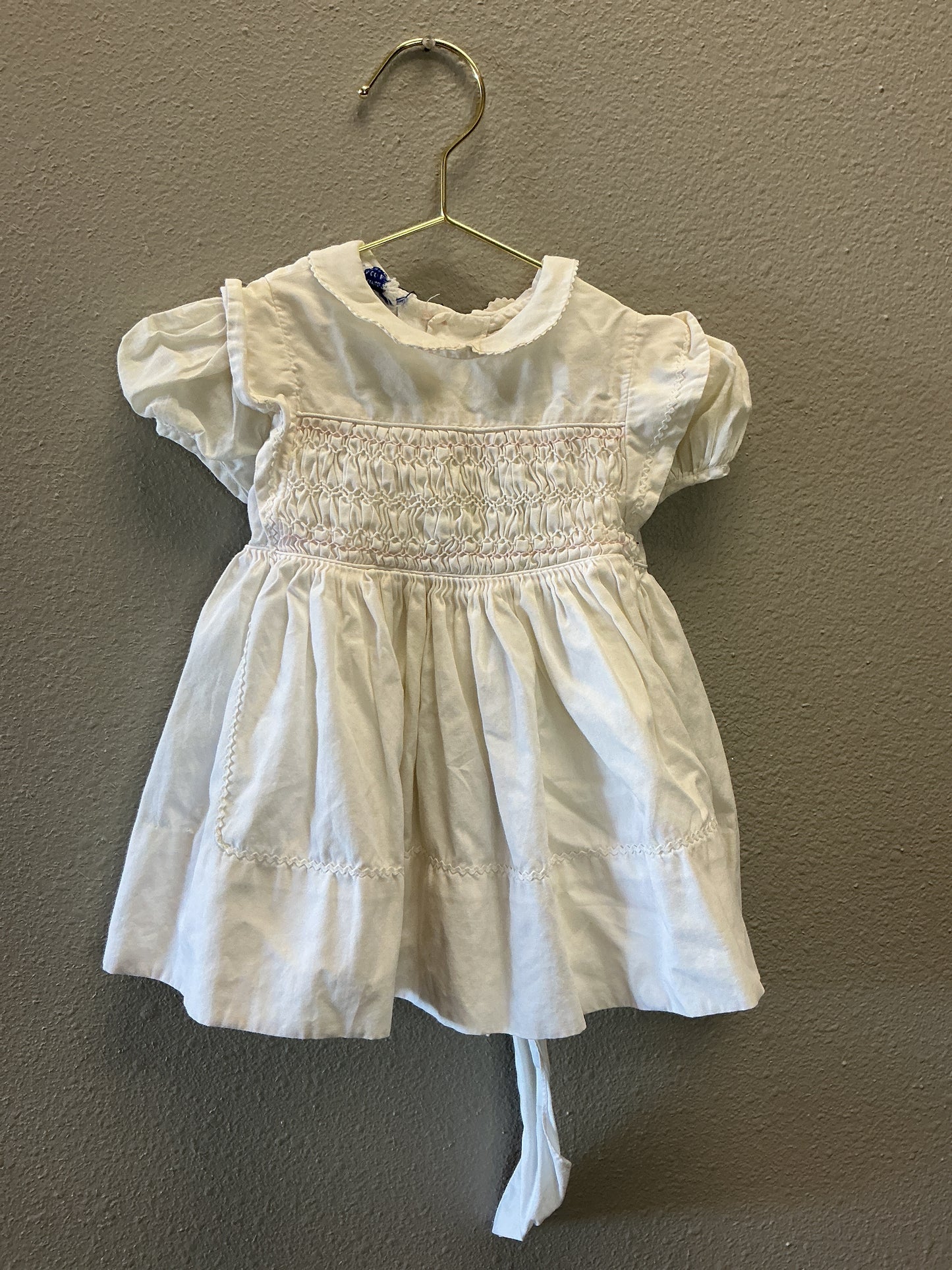 Vintage 12m Hand Smocked White Ruffle Dress