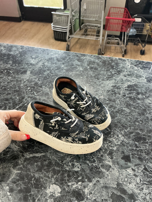 10c Hey Dude Desert Shoe