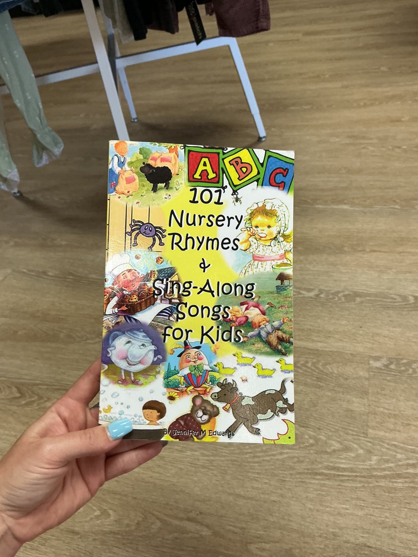 Book - Nursery Rhymes & Sing Alongs
