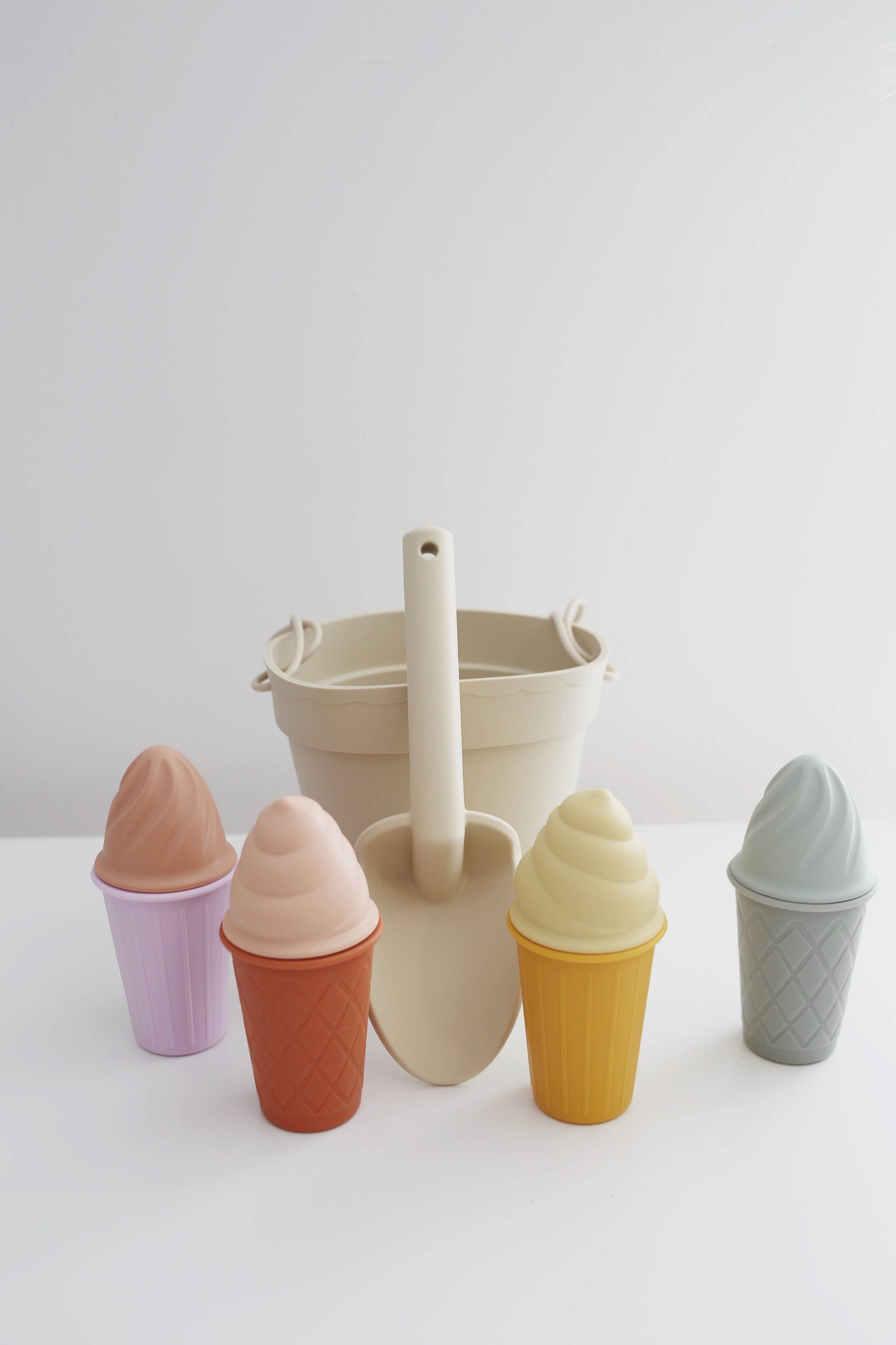 Marlowe & Co - Classic Retro Ice Cream Beach Set