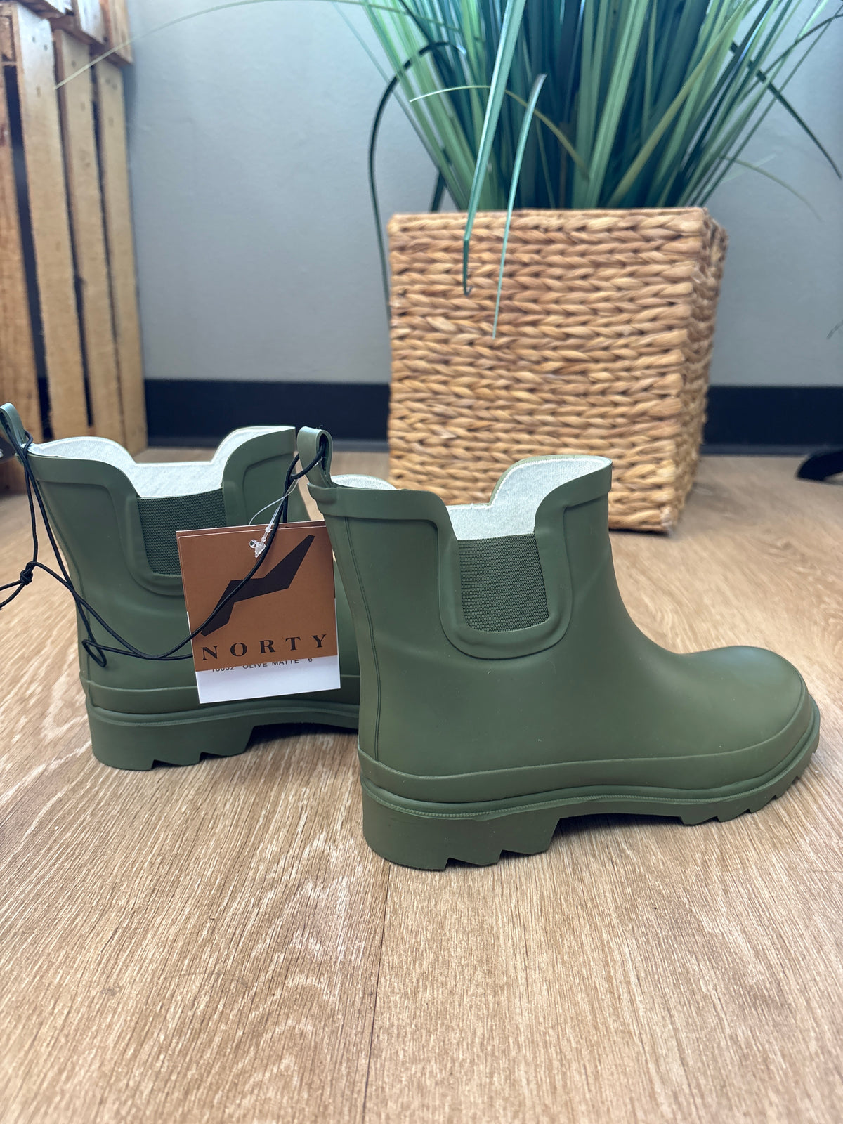 NEW - Rainboot - Olive - 6W