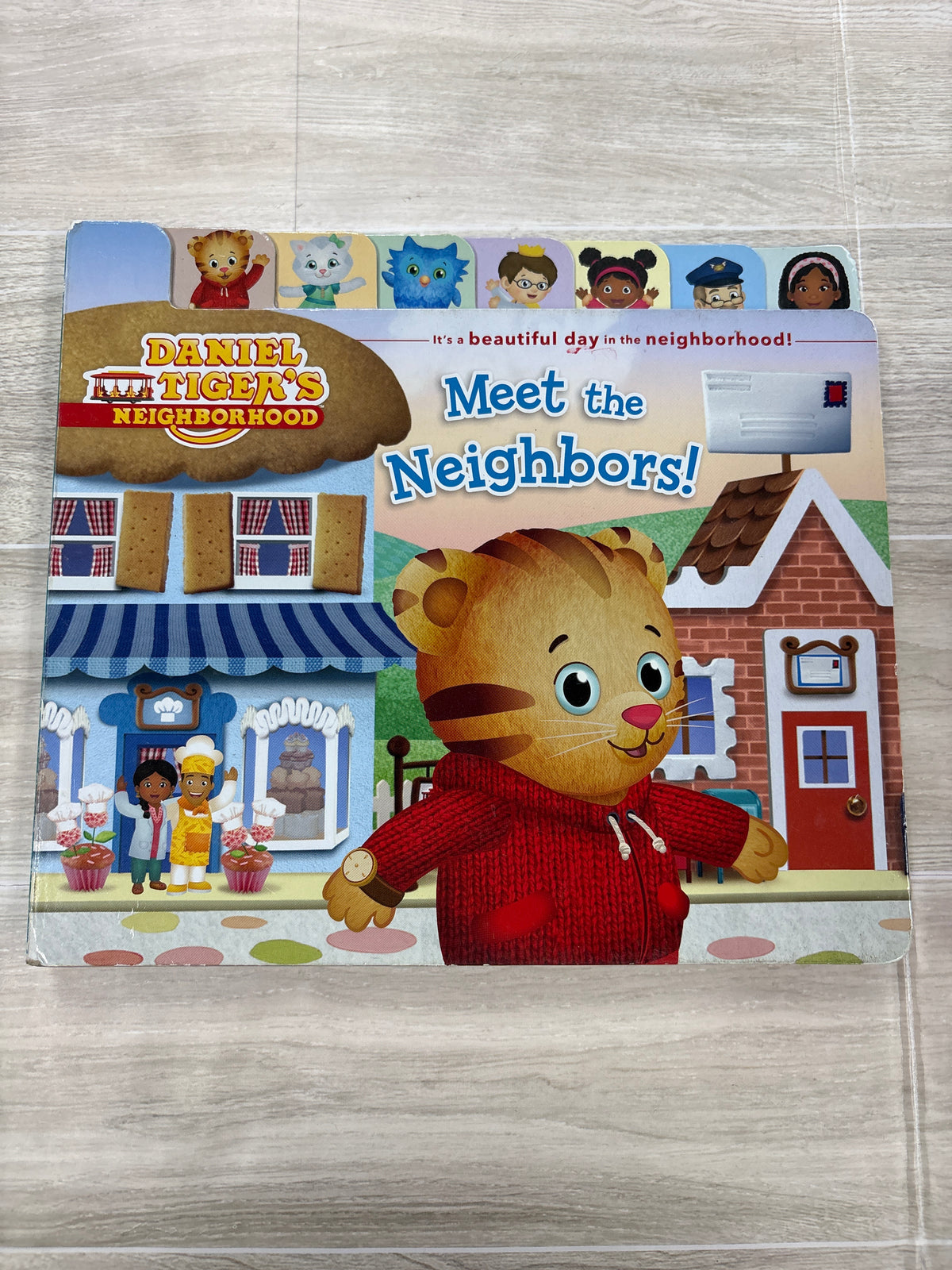 Book - Daniel Tiger Meet The Neighbors
